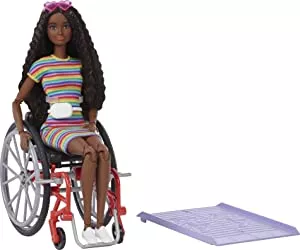 Barbie Fashionista Negra Com Cadeira de Rodas - Mattel : Amazon.com.br: Brinquedos e Jogos