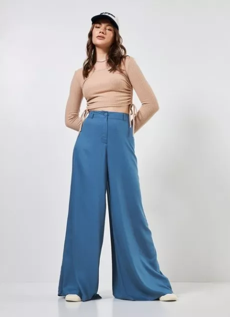 calça pantalona em tecido de viscose - youcom: vem cá conferir suas peças favoritas