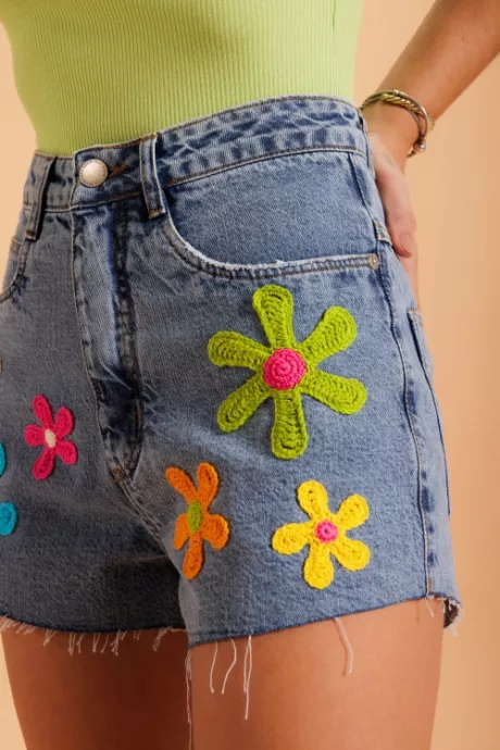 short florido crochê