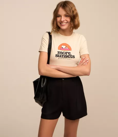 short soltinho em viscose preto