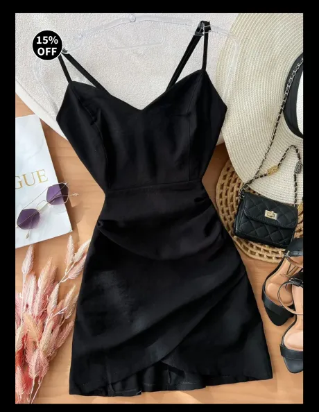 https://www.fernandatavaresstore.com.br/vestidos/vestidos-curtos/vestido-curto-atena-preto?parceiro=3&variant_id=35681&gad_source=1&gad_campaignid=17684146728&gclid=Cj0KCQjwyIPDBhDBARIsAHJyyVjuYJawhZ3_1seqsC96rDSMiP8iQ560COuR5mMUKyAr1EuG3eQqOooaAgkOEALw_wcB
