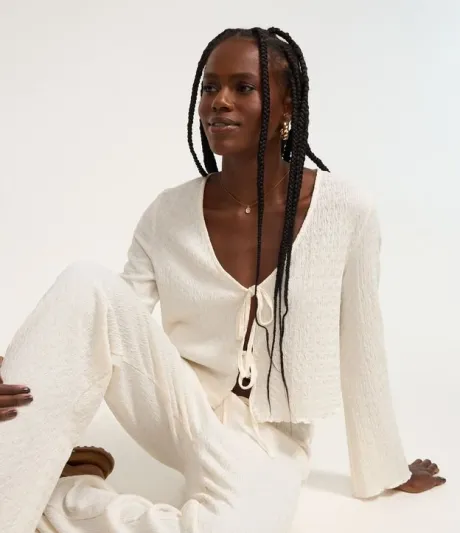 Blusa Texturizada com Amarração Frontal Branco