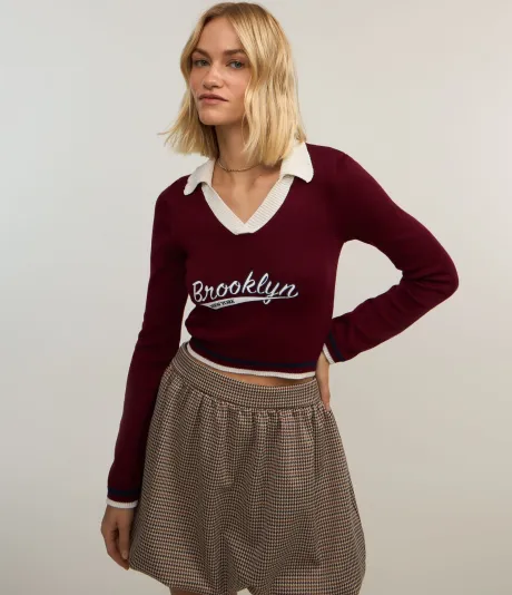 Blusa em Tricô com Gola Polo e Bordado Brooklyn